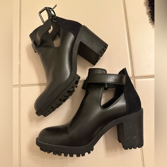 Chunky Zara Boots - Picture 4 of 6